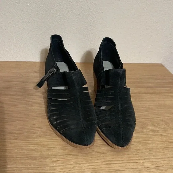 1.State Women's Black Pointed Strappy Ankle Bootie Suede Shoes blocked heel sz 6 - Picture 16 of 16